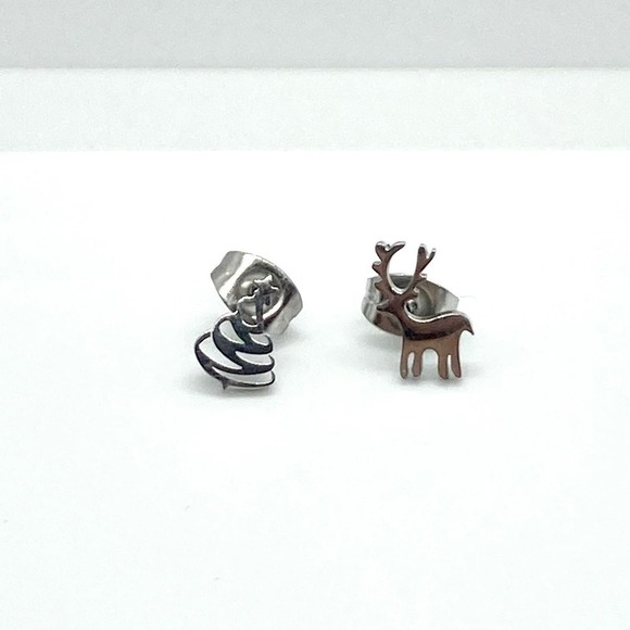 Mismatched Christmas Tree and Reindeer Earrings - Picture 3 of 8